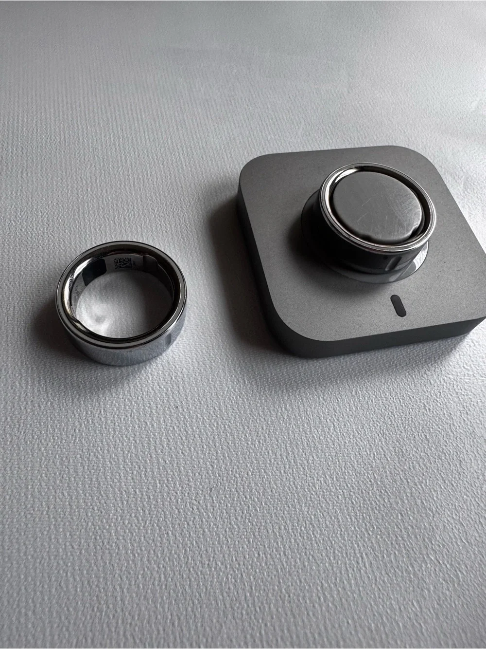 Oura Gray Magnetic Ring Accessory with Silver Accent